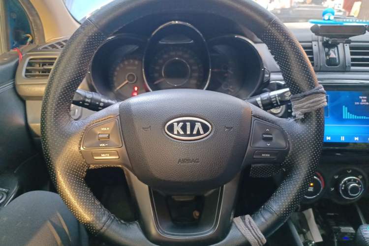Used Kia K2 2011 Sedan 1.6L Automatic Transmission Premium Steering Wheel