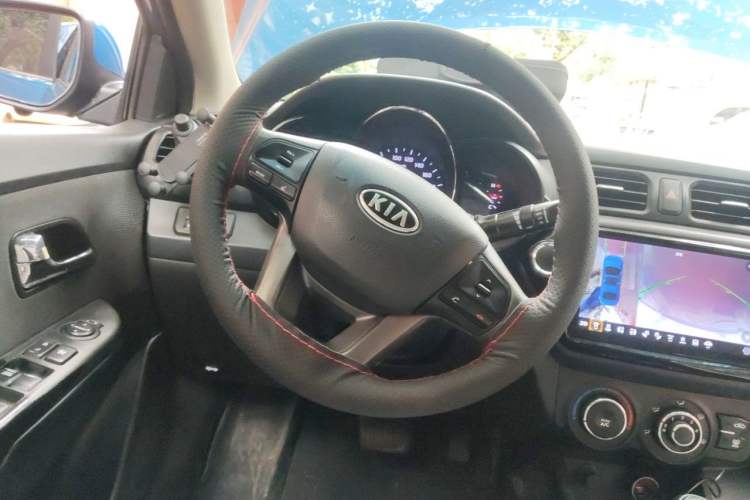 Used Kia K2 2011 Sedan 1.4L Automatic Top-Trim Steering Wheel
