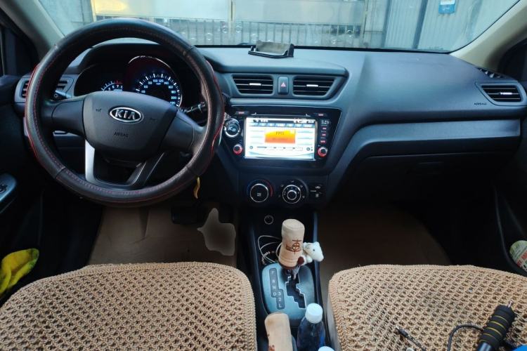 Used Kia K2 2011 Sedan 1.4L Automatic GLS Center Console