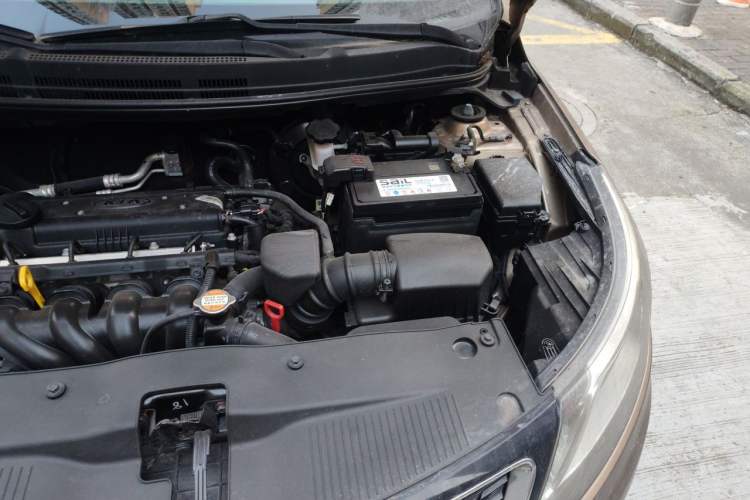 Used Kia K2 2011 Sedan 1.4L Automatic GLS Engine Bay Left