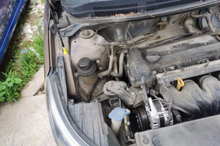 Used Kia K2 2011 Sedan 1.4L Automatic GLS Engine Bay Right