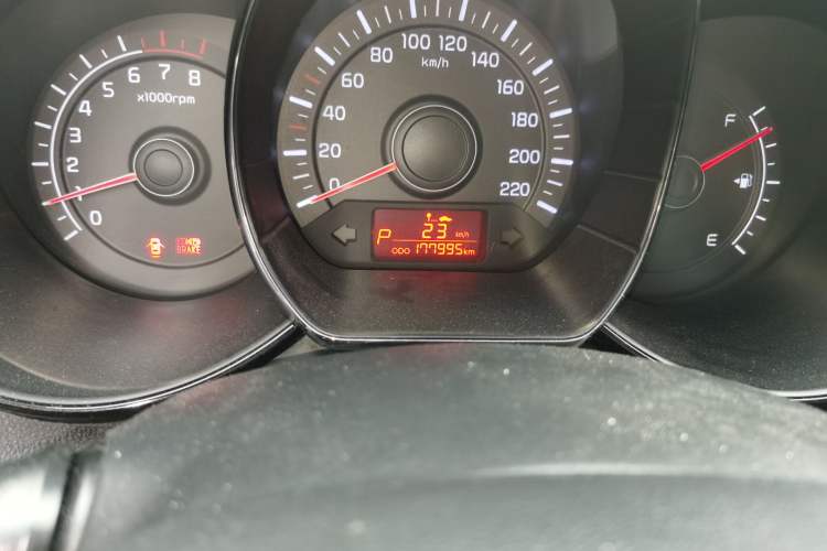 Used Kia K2 2011 Sedan 1.4L Automatic GLS Odometer Close Up