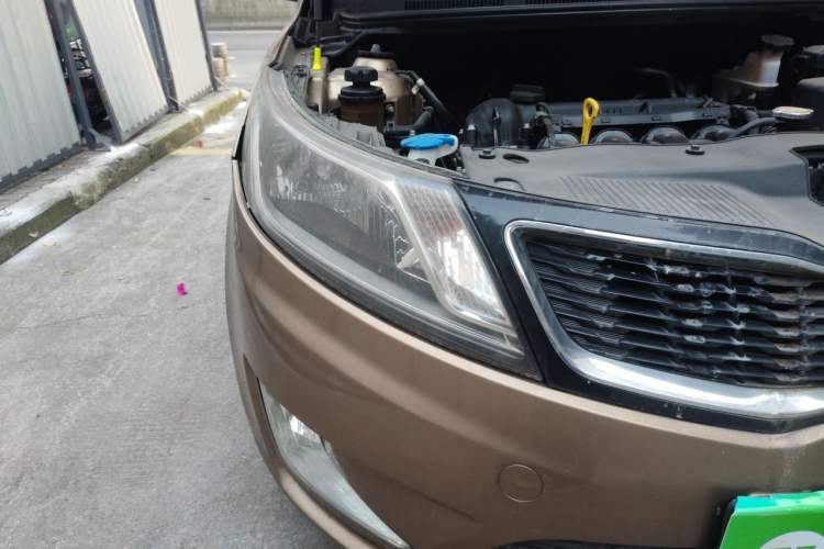 Used Kia K2 2011 Sedan 1.4L Automatic GLS Right Front Headlight