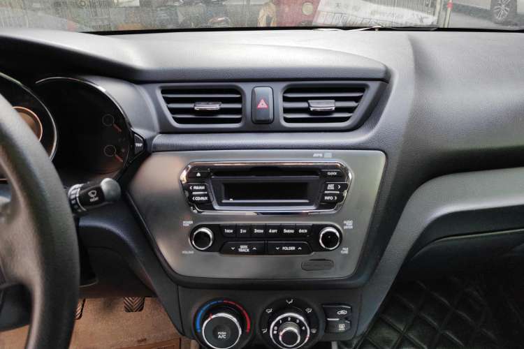Used Kia K2 2011 Sedan 1.4L MT TOP Audio And AC Panel