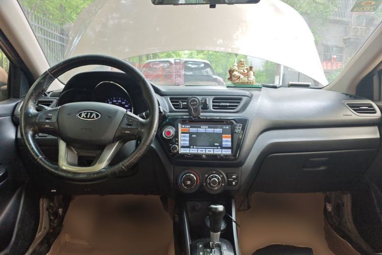 Used Kia K2 2011 Sedan 1.6L Automatic Transmission Premium Center Console