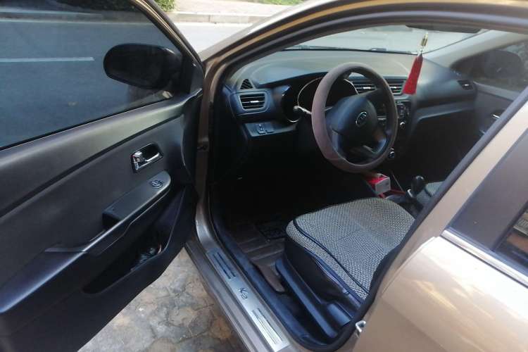 Used Kia K2 2011 Sedan 1.4L Manual Transmission GLS Driver Seat
