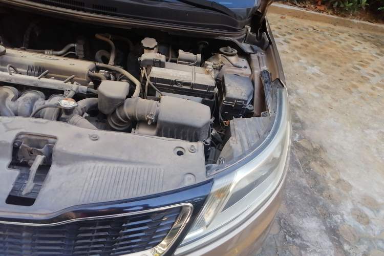 Used Kia K2 2011 Sedan 1.4L Manual Transmission GLS Engine Bay Left