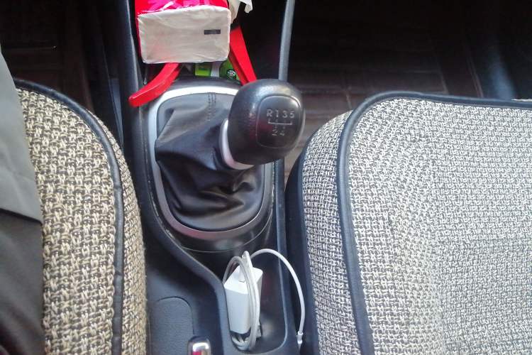 Used Kia K2 2011 Sedan 1.4L Manual Transmission GLS Gear Lever