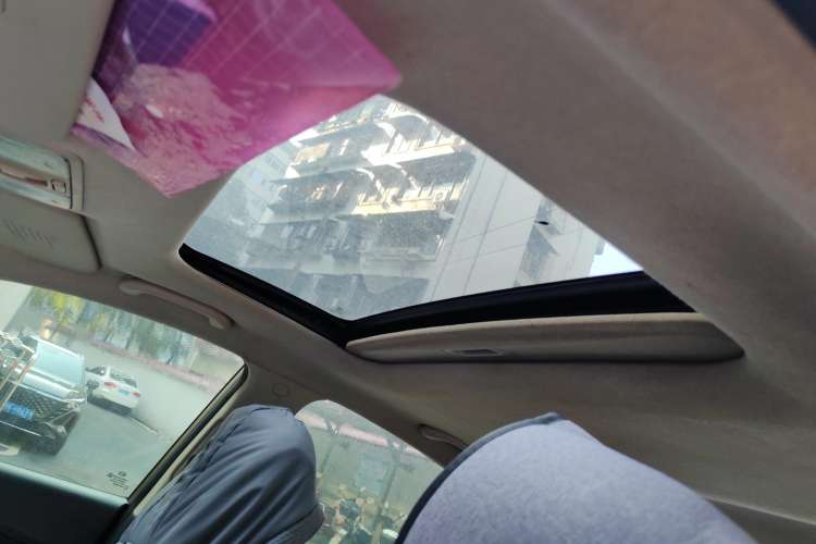 Used Kia K2 2011 Sedan 1.4L MT TOP Headliner