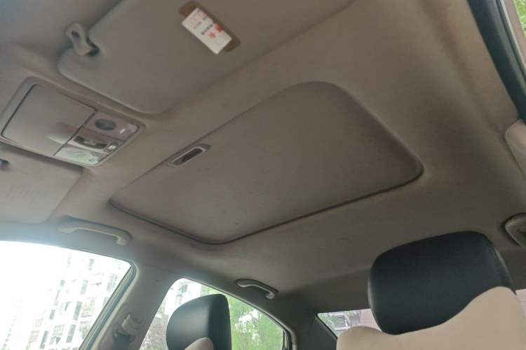 Used Kia K2 2011 Sedan 1.6L Automatic Transmission Premium Headliner