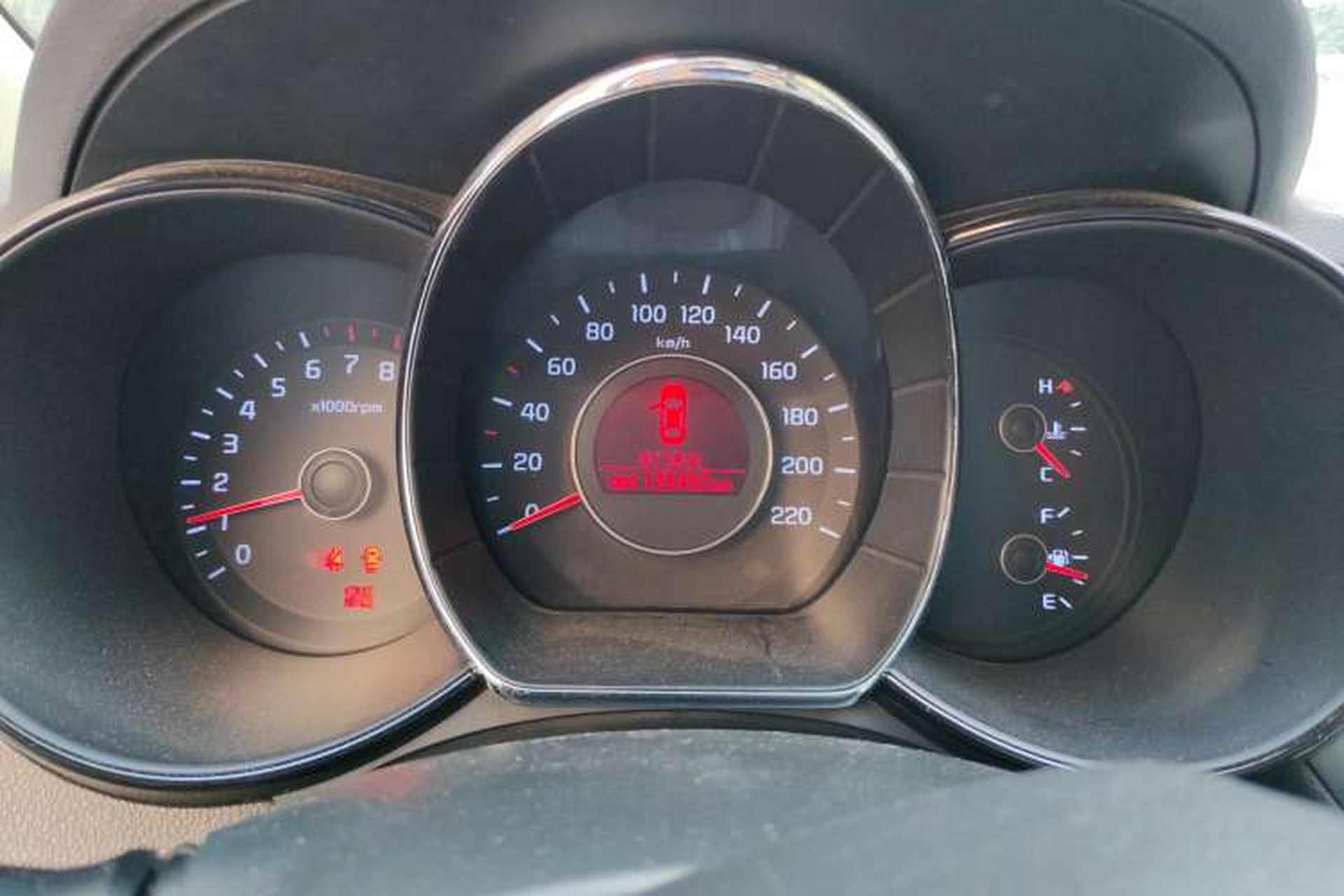 Used Kia K2 2011 Sedan 1.4L MT TOP Instrument Cluster