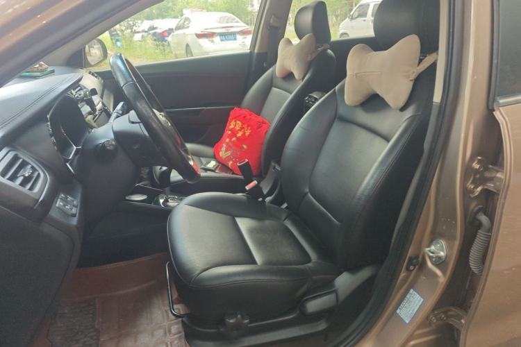 Used Kia K2 2011 Sedan 1.6L Automatic Transmission Premium Left Front Seat