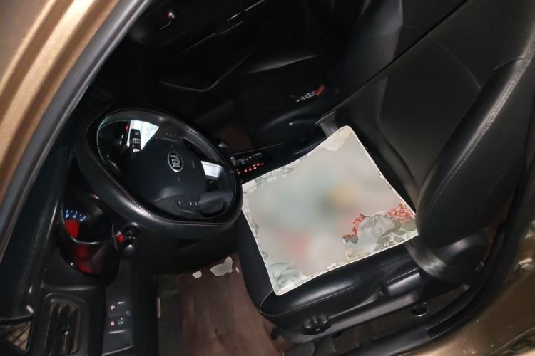 Used Kia K2 2011 Sedan 1.6L Automatic Transmission Premium Left Front Seat