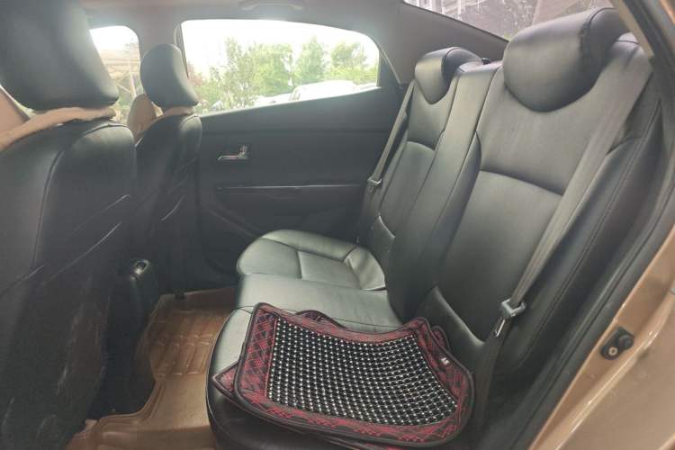 Used Kia K2 2011 Sedan 1.6L Automatic Transmission Premium Left Rear Seat