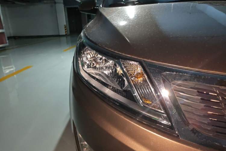 Used Kia K2 2011 Sedan 1.6L Automatic Transmission Premium Right Front Headlight