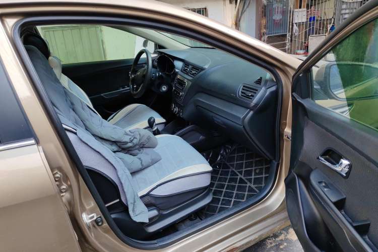 Used Kia K2 2011 Sedan 1.4L MT TOP Right Front Seat