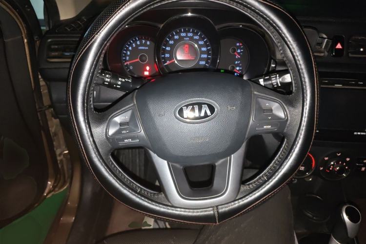 Used Kia K2 2011 Sedan 1.6L Automatic Transmission Premium Steering Wheel