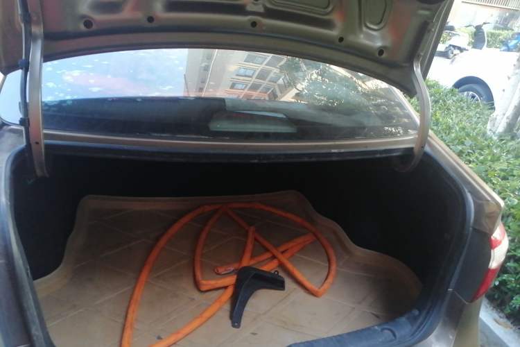 Used Kia K2 2011 Sedan 1.4L Manual Transmission GLS Trunk