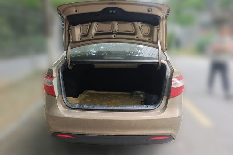 Used Kia K2 2011 Sedan 1.6L Automatic Transmission Premium Trunk