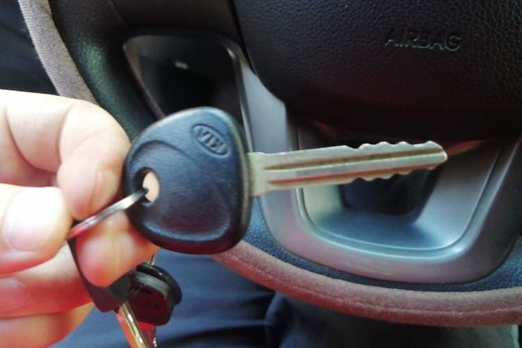 Used Kia K2 2011 Sedan 1.4L Manual Transmission GLS Vehicle Key