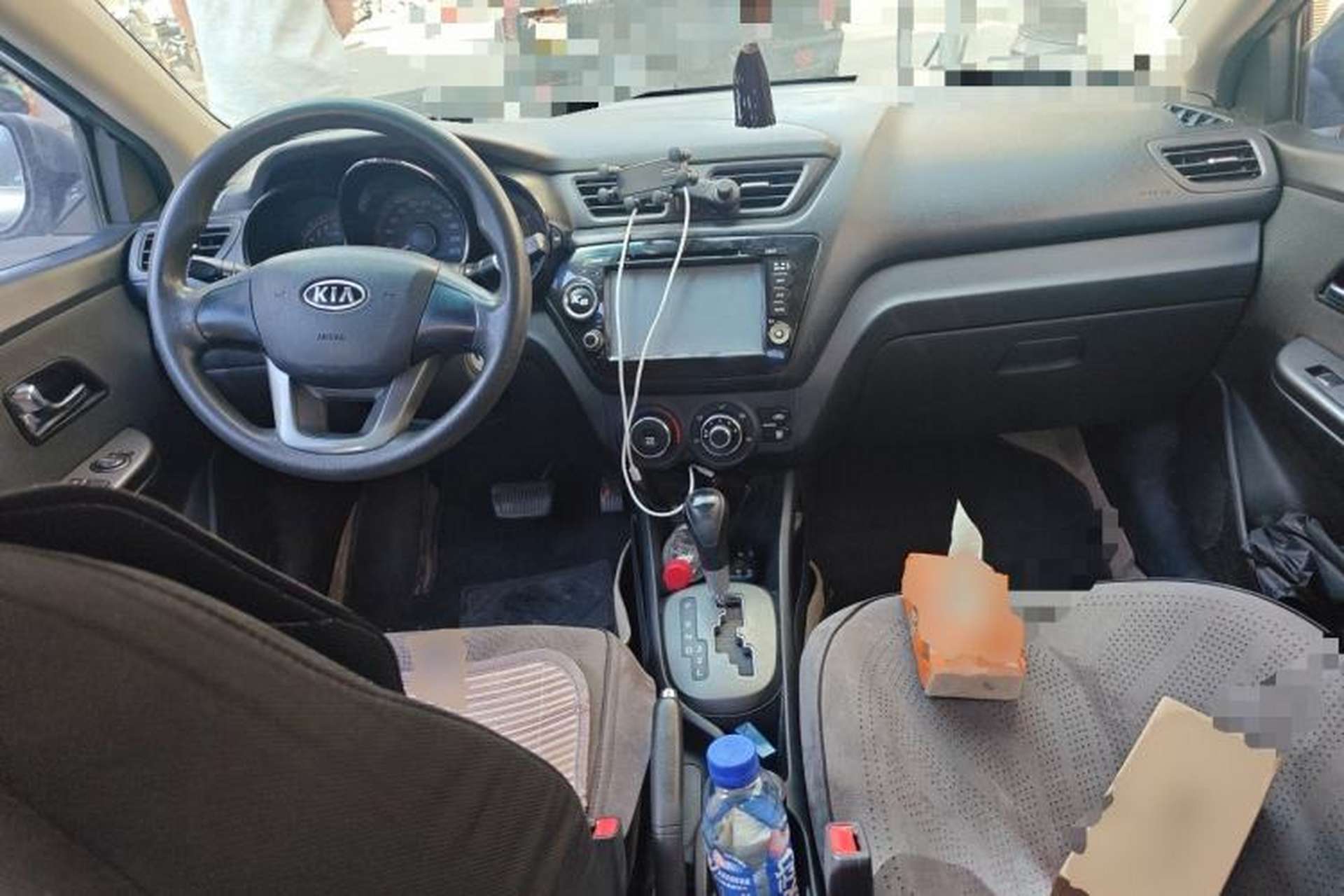 Used Kia K2 2011 Sedan 1.4L Automatic GLS Center Console