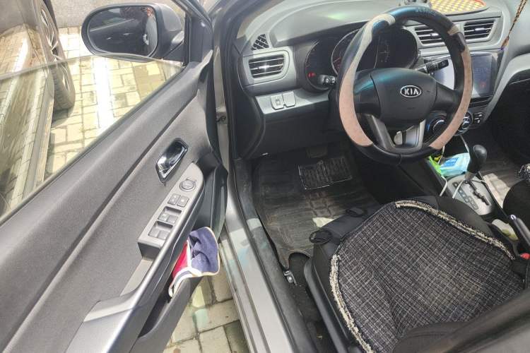 Used Kia K2 2011 Sedan 1.4L Manual Transmission GLS Driver Seat