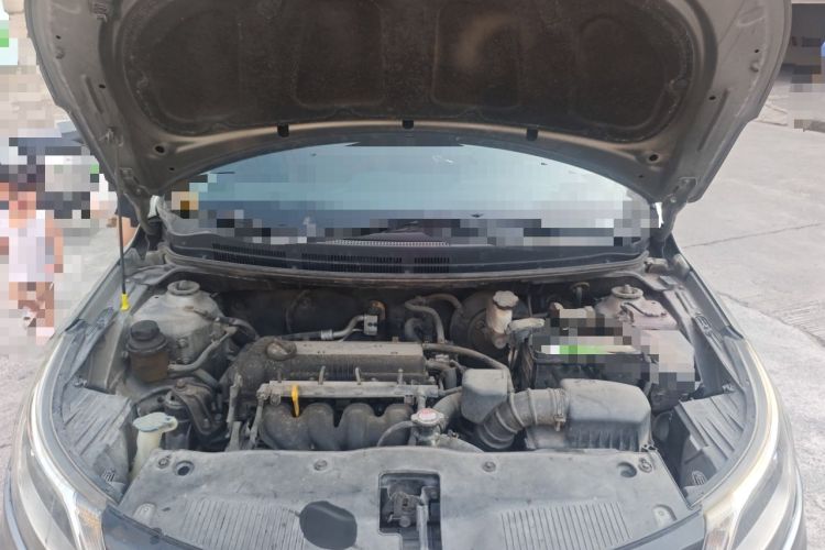 Used Kia K2 2011 Sedan 1.4L Manual Transmission GLS Engine Bay