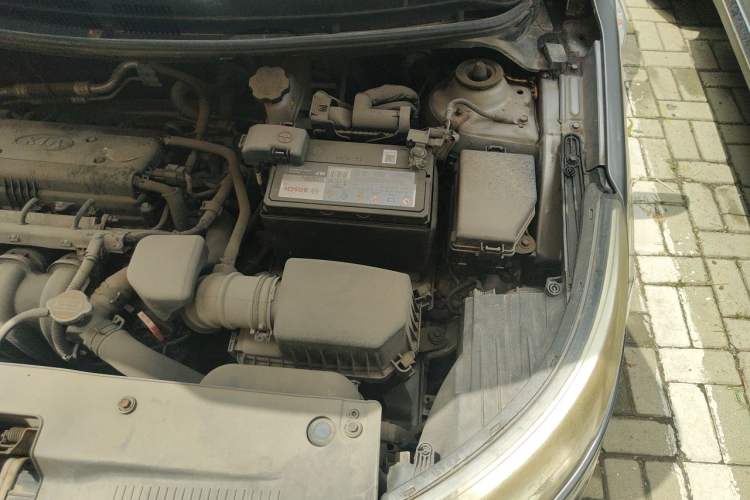 Used Kia K2 2011 Sedan 1.4L Manual Transmission GLS Engine Bay Left