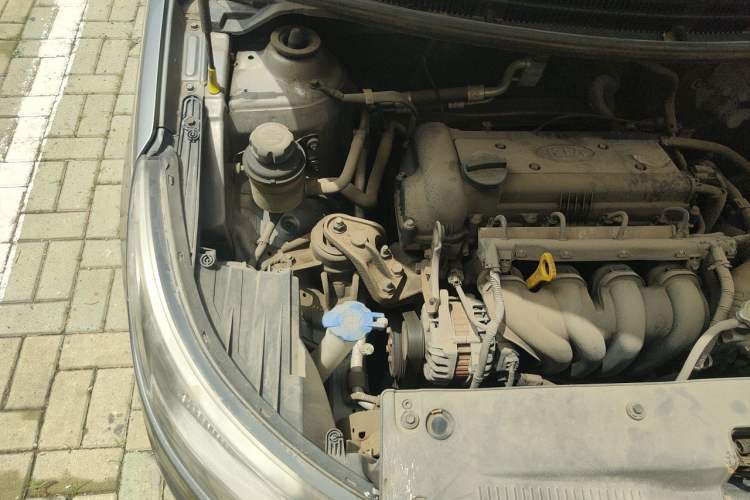 Used Kia K2 2011 Sedan 1.4L Manual Transmission GLS Engine Bay Right
