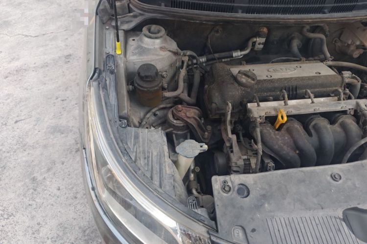 Used Kia K2 2011 Sedan 1.4L Manual Transmission GLS Engine Bay Right
