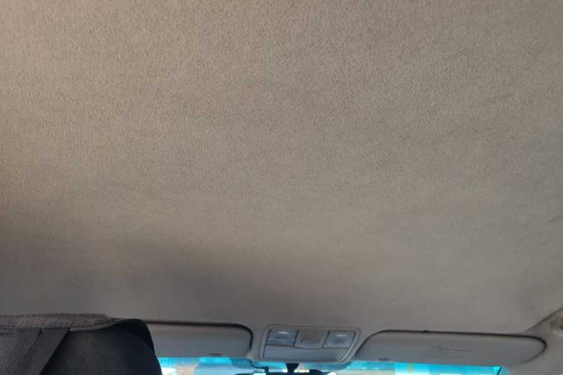 Used Kia K2 2011 Sedan 1.4L Automatic GLS Headliner