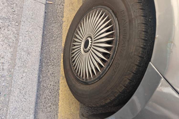 Used Kia K2 2011 Sedan 1.4L Automatic GLS Right Front Wheel Hub