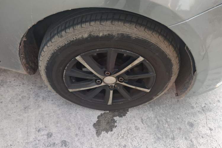 Used Kia K2 2011 Sedan 1.4L Manual Transmission GLS Right Front Wheel Hub