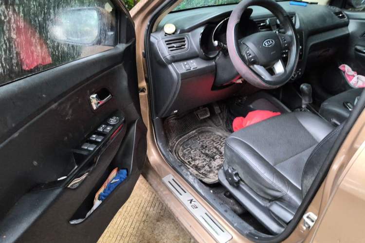 Used Kia K2 2011 Sedan 1.6L Automatic Transmission Premium Driver Seat