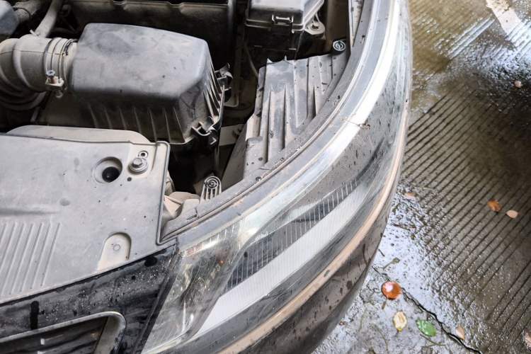 Used Kia K2 2011 Sedan 1.6L Automatic Transmission Premium Engine Bay Left
