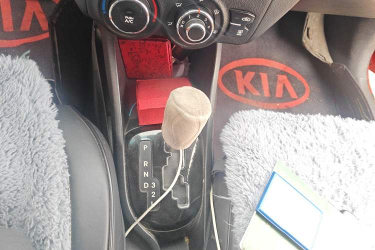 Used Kia K2 2011 Sedan 1.6L Automatic Transmission Premium Gear Lever