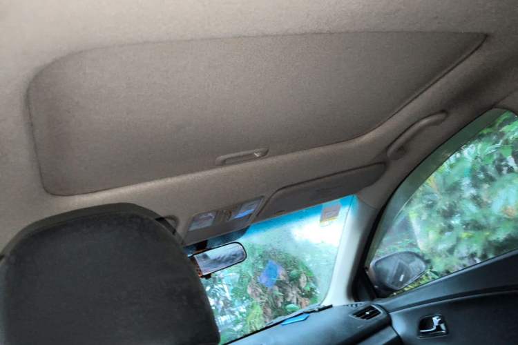 Used Kia K2 2011 Sedan 1.6L Automatic Transmission Premium Headliner
