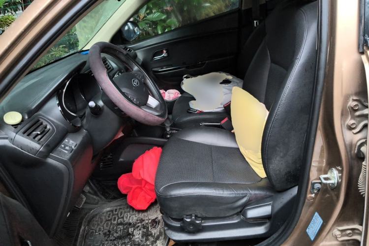Used Kia K2 2011 Sedan 1.6L Automatic Transmission Premium Left Front Seat