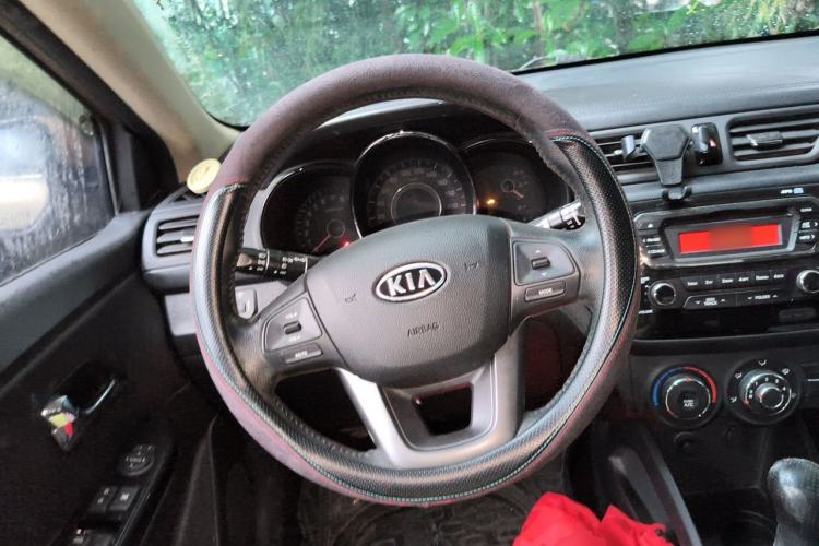 Used Kia K2 2011 Sedan 1.6L Automatic Transmission Premium Steering Wheel