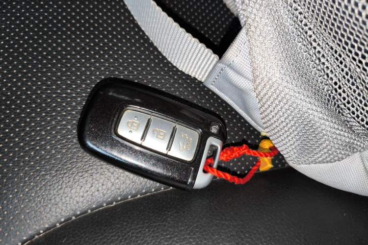 Used Kia K2 2011 Sedan 1.6L Automatic Transmission Premium Vehicle Key