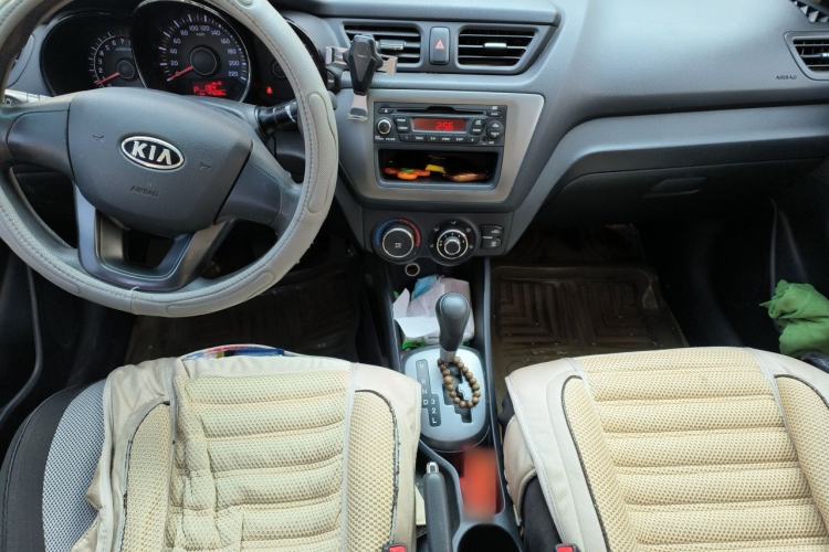 Used Kia K2 2011 Sedan 1.4L Automatic GLS Center Console