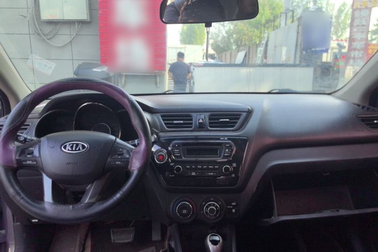 Used Kia K2 2011 Sedan 1.6L Automatic Transmission Premium Center Console