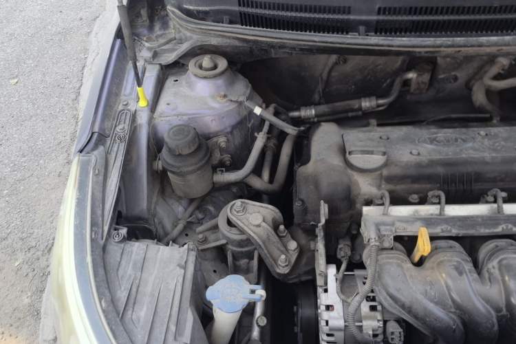 Used Kia K2 2011 Sedan 1.6L Automatic Transmission Premium Engine Bay Right