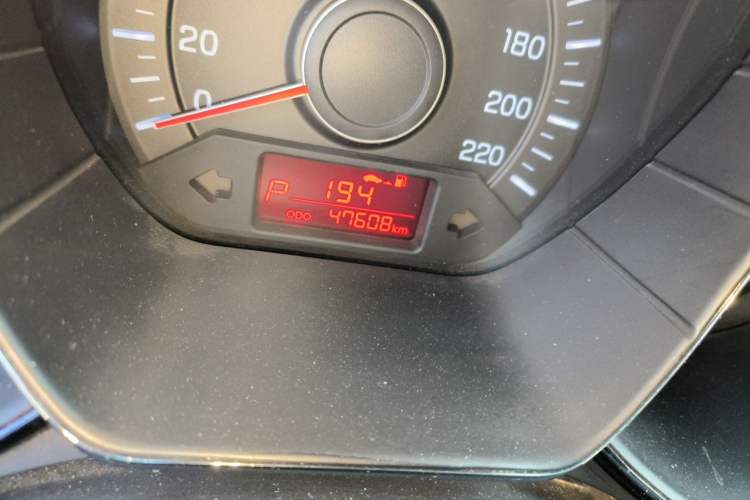 Used Kia K2 2011 Sedan 1.4L Automatic GLS Odometer Close Up