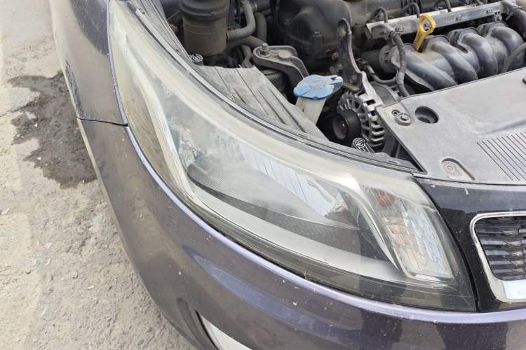 Used Kia K2 2011 Sedan 1.6L Automatic Transmission Premium Right Front Headlight