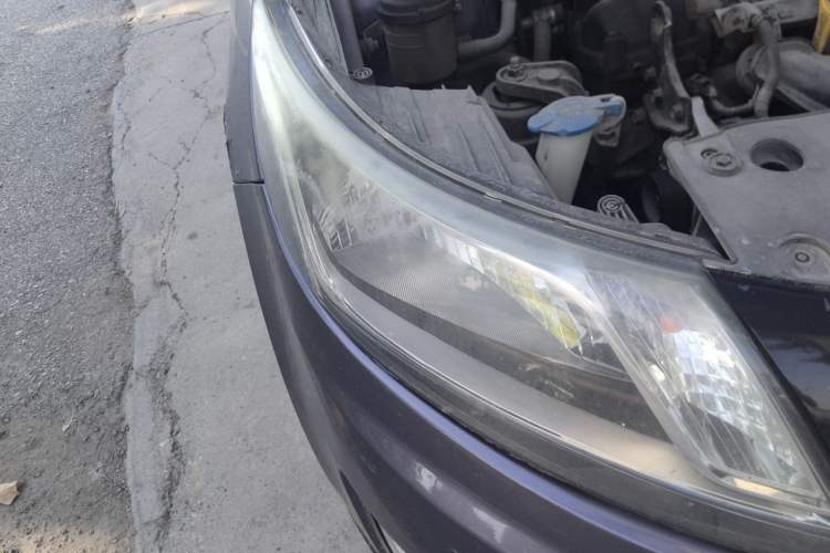 Used Kia K2 2011 Sedan 1.6L Automatic Transmission Premium Right Front Headlight