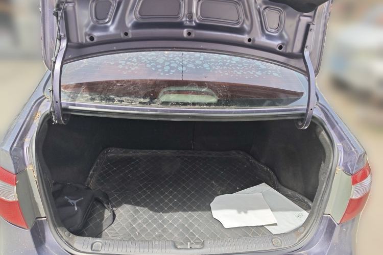 Used Kia K2 2011 Sedan 1.6L Automatic Transmission Premium Trunk