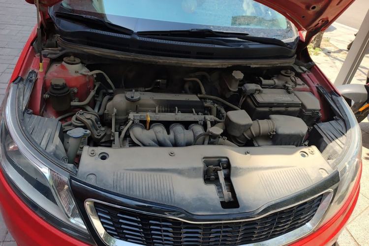 Used Kia K2 2011 Sedan 1.4L Manual Transmission GLS Engine Bay