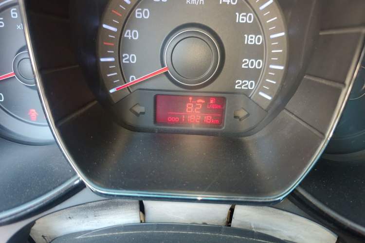 Used Kia K2 2011 Sedan 1.4L Manual Transmission GLS Odometer Close Up