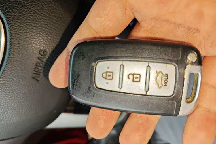 Used Kia K2 2011 Sedan 1.6L Automatic Transmission Premium Vehicle Key